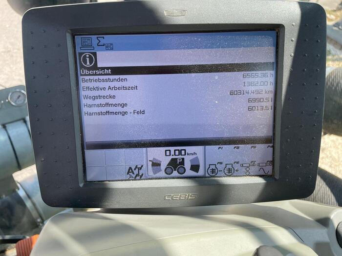 Claas Xerion 4000 - Traktor: bilde 5 Claas Xerion 4000 - Traktor: bilde 5