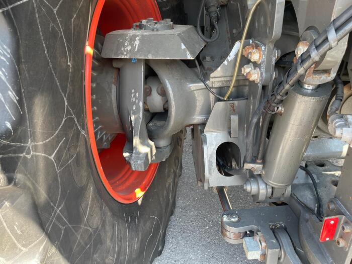 Claas Xerion 4000 - Traktor: bilde 2 Claas Xerion 4000 - Traktor: bilde 2