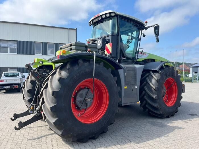 Claas Xerion 5000 Trac - Traktor: bilde 4 Claas Xerion 5000 Trac - Traktor: bilde 4