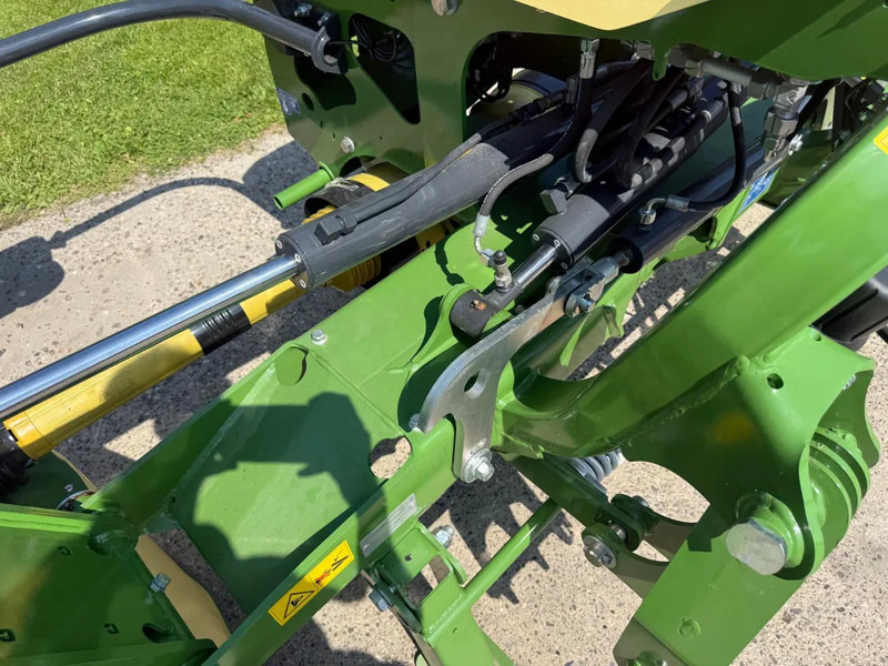 Krone Easy cut B 870 MT 603-30 NIEUW VLINDERMAAIER - Slåmaskin: bilde 4 Krone Easy cut B 870 MT 603-30 NIEUW VLINDERMAAIER - Slåmaskin: bilde 4