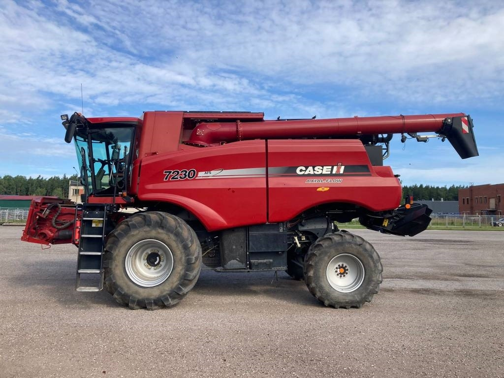 Case IH 7230 - Skurtresker: bilde 2 Case IH 7230 - Skurtresker: bilde 2