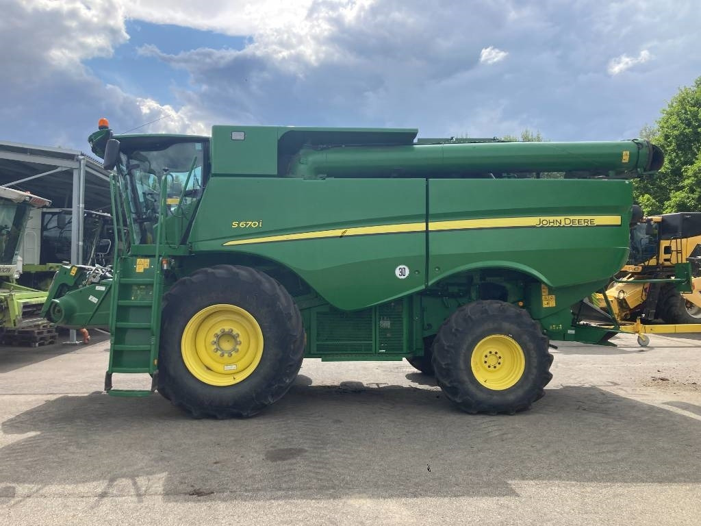John Deere S 670 i - Skurtresker: bilde 2 John Deere S 670 i - Skurtresker: bilde 2