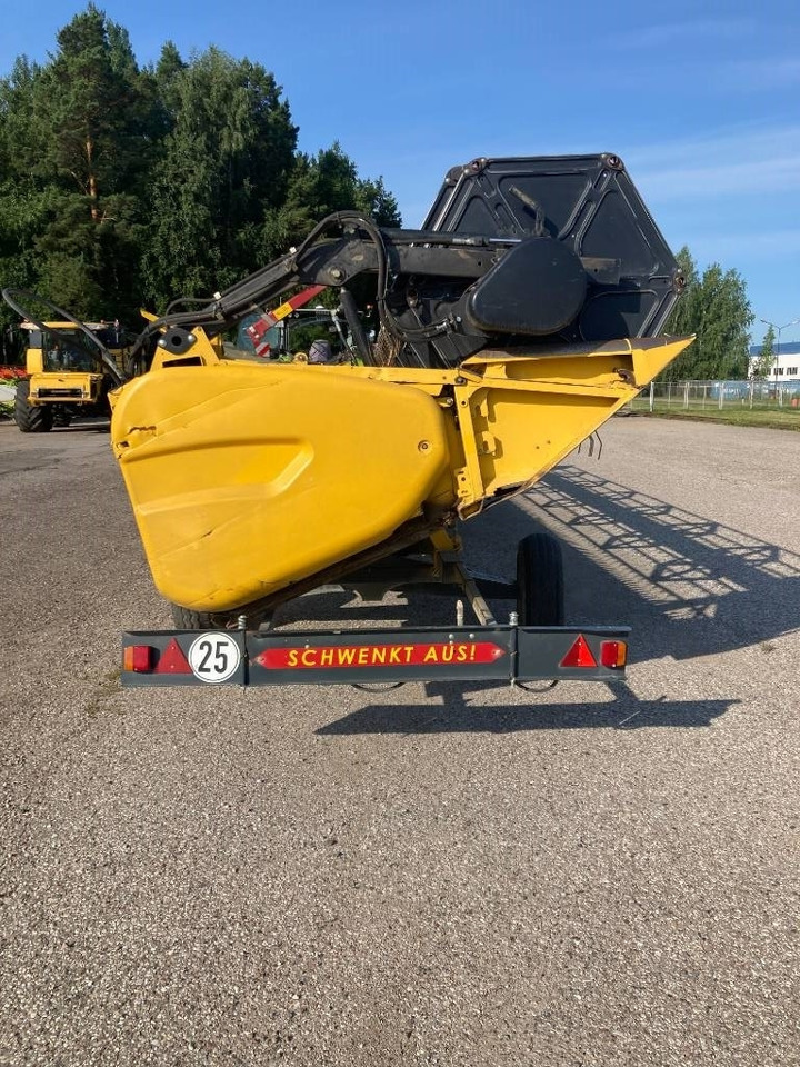 Skurtresker New Holland CR 9090: bilde 15 Skurtresker New Holland CR 9090: bilde 15