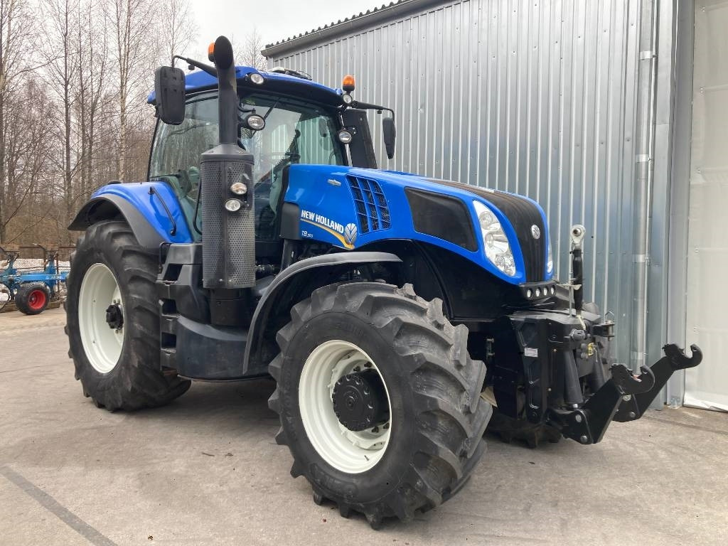 New Holland T 8.320 AC - Traktor: bilde 1 New Holland T 8.320 AC - Traktor: bilde 1