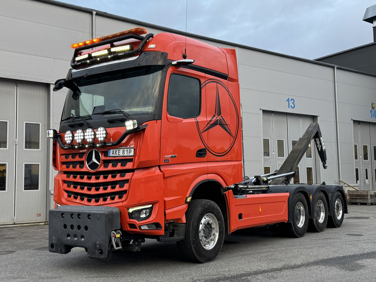 Tridemväxlare Mercedes-Benz Arocs 3758 -2023 | JOAB 24 ton | Plogutrustad - Krokbil: bilde 1 Tridemväxlare Mercedes-Benz Arocs 3758 -2023 | JOAB 24 ton | Plogutrustad - Krokbil: bilde 1