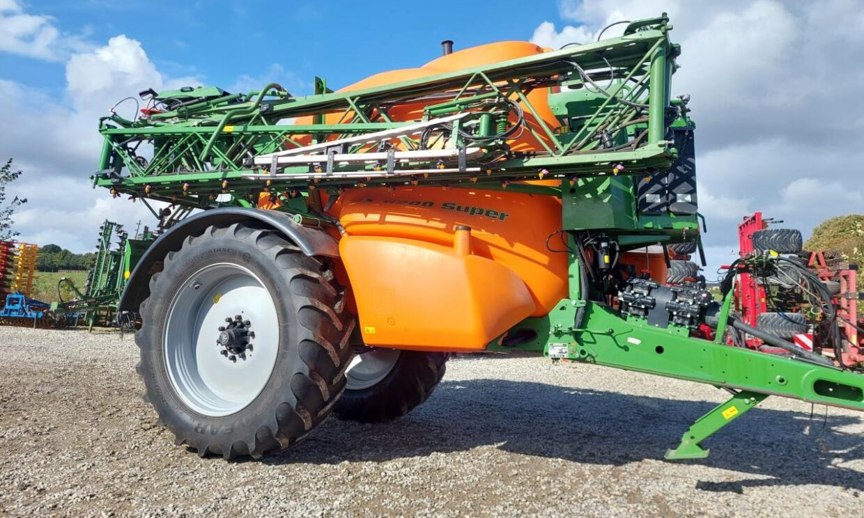 Amazone UX 6200 Super 36-24m med GPS - Trailersprøyte: bilde 1 Amazone UX 6200 Super 36-24m med GPS - Trailersprøyte: bilde 1