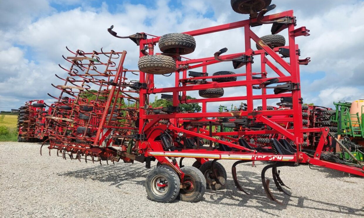 Horsch TERRANO 8 FG + Kverneland C - Harv: bilde 1 Horsch TERRANO 8 FG + Kverneland C - Harv: bilde 1