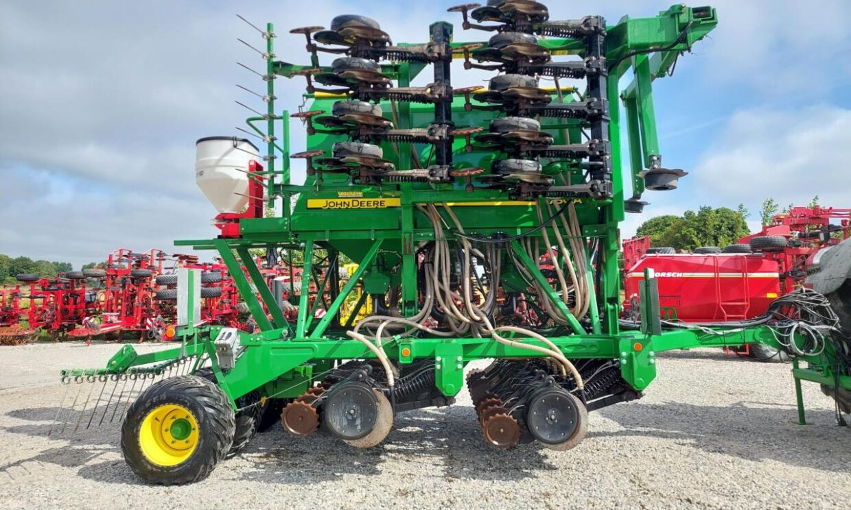 John Deere 750 A - Såmaskin: bilde 1 John Deere 750 A - Såmaskin: bilde 1