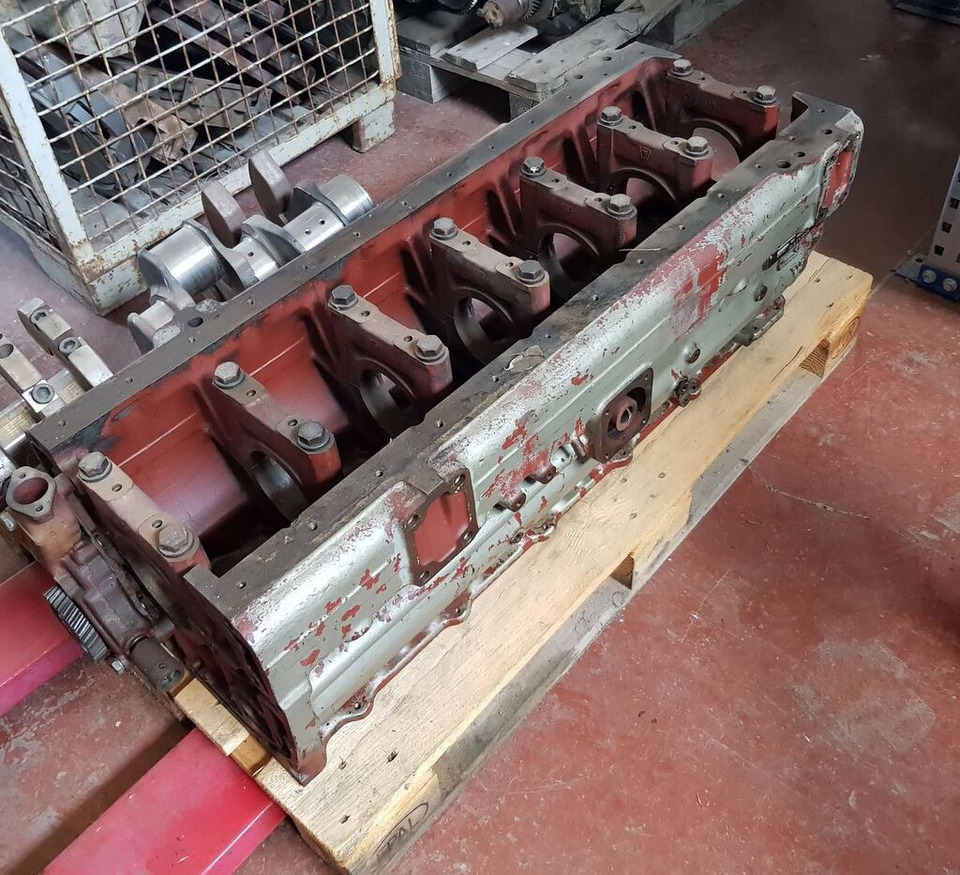 Deutz F6L 413 R 5 8865514 Deutz F6L 413 R - Sylinderblokk for Lastebil: bilde 1 Deutz F6L 413 R 5 8865514 Deutz F6L 413 R - Sylinderblokk for Lastebil: bilde 1