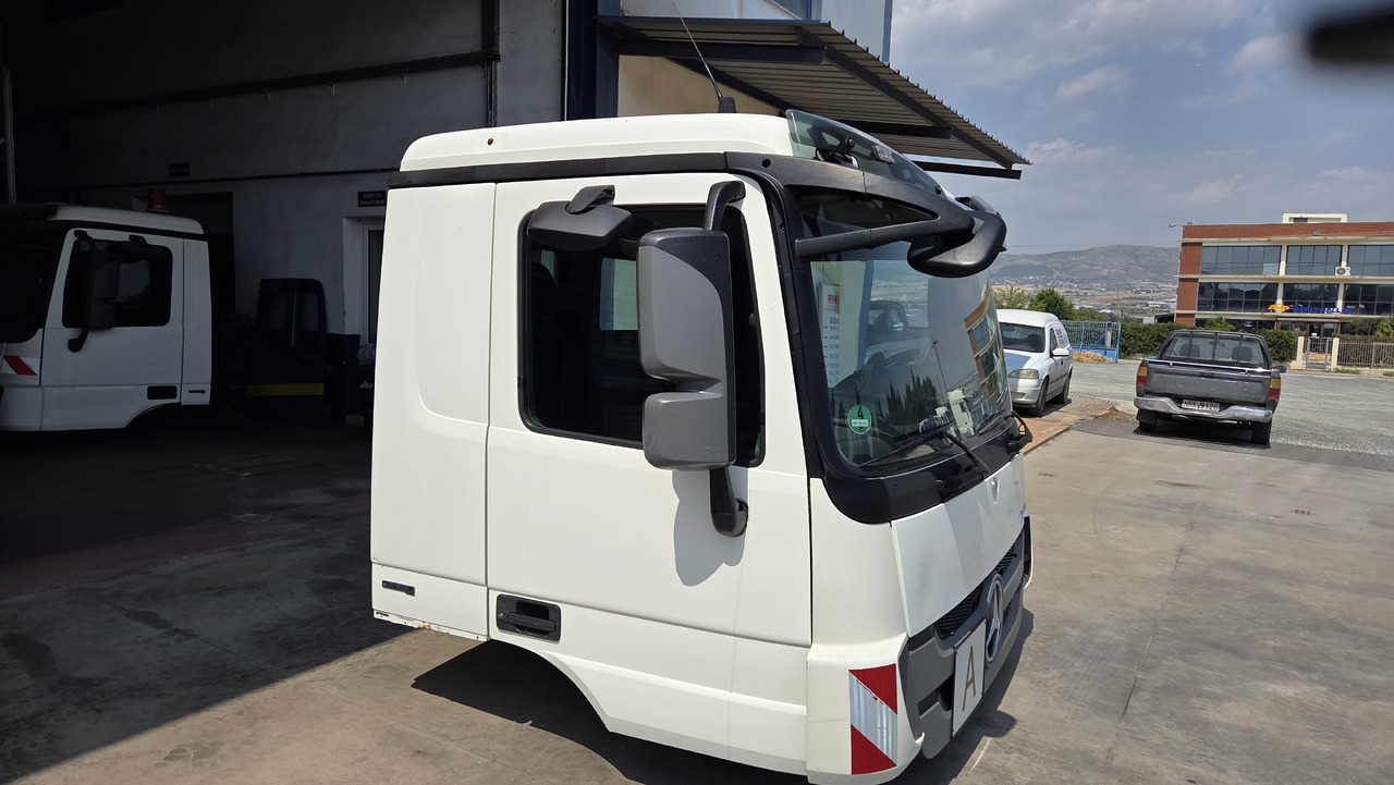 MERCEDES ACTROS MP3 MEDIUM - Førerhus: bilde 1 MERCEDES ACTROS MP3 MEDIUM - Førerhus: bilde 1