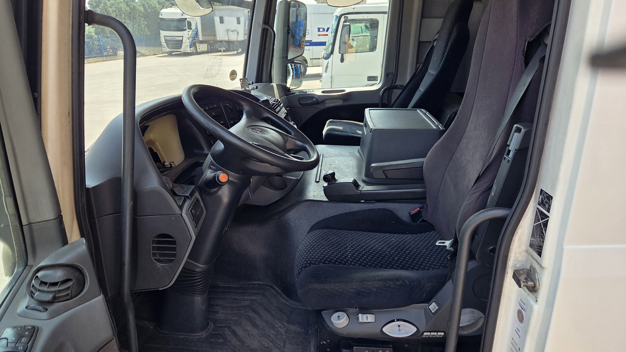 MERCEDES ACTROS MP3 MEDIUM - Førerhus: bilde 5 MERCEDES ACTROS MP3 MEDIUM - Førerhus: bilde 5
