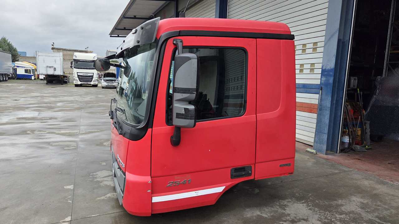 MERCEDES-BENZ CABIN ACTROS MP3 MEDIUM - Førerhus for Lastebil: bilde 1 MERCEDES-BENZ CABIN ACTROS MP3 MEDIUM - Førerhus for Lastebil: bilde 1