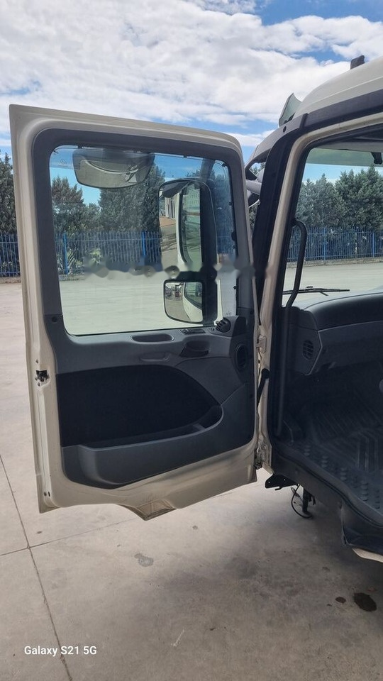 Mercedes-Benz CAB MERCEDES ACTROS MP 3 MEDIUM Mercedes-Benz ACTROS MP3 - Førerhus for Lastebil: bilde 1 Mercedes-Benz CAB MERCEDES ACTROS MP 3 MEDIUM Mercedes-Benz ACTROS MP3 - Førerhus for Lastebil: bilde 1