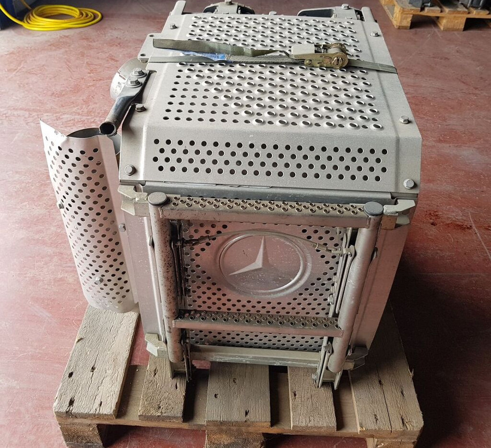 Mercedes-Benz GILLET Z308246 A 957 490 05 14 Mercedes-Benz - Katalysator for Lastebil: bilde 3 Mercedes-Benz GILLET Z308246 A 957 490 05 14 Mercedes-Benz - Katalysator for Lastebil: bilde 3