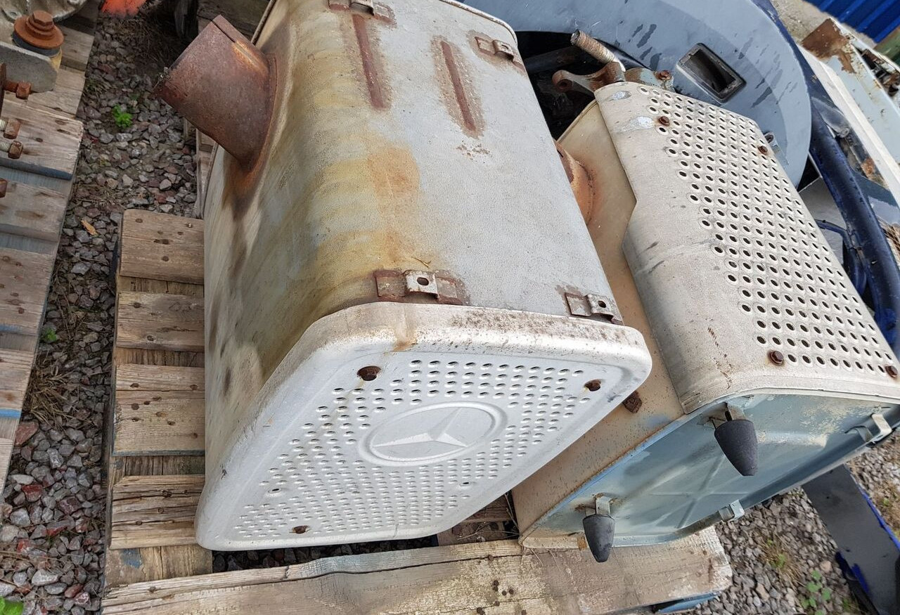Mercedes-Benz GILLET Z308246 A 957 490 05 14 Mercedes-Benz - Katalysator for Lastebil: bilde 4 Mercedes-Benz GILLET Z308246 A 957 490 05 14 Mercedes-Benz - Katalysator for Lastebil: bilde 4
