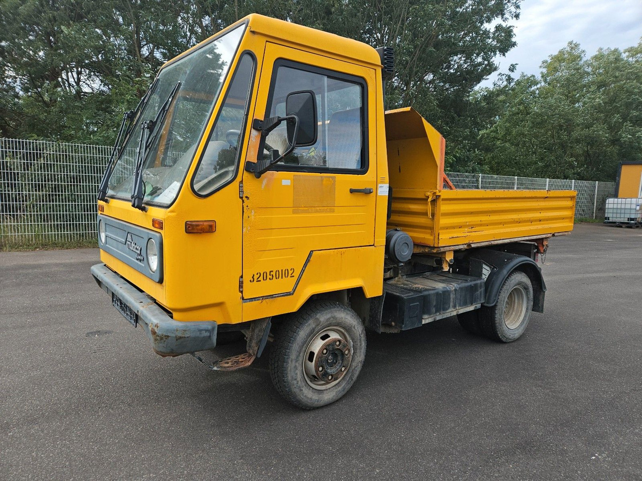 Multicar M26 Dreiseitenkipper 4x4 - Varebil med tipp: bilde 1 Multicar M26 Dreiseitenkipper 4x4 - Varebil med tipp: bilde 1