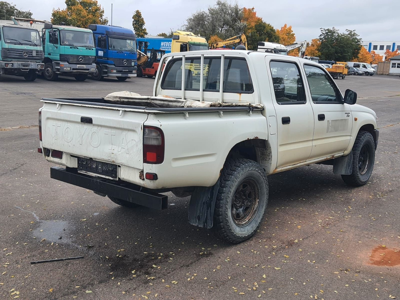 Toyota Hilux Double Cab 4x4 - SUV: bilde 3 Toyota Hilux Double Cab 4x4 - SUV: bilde 3