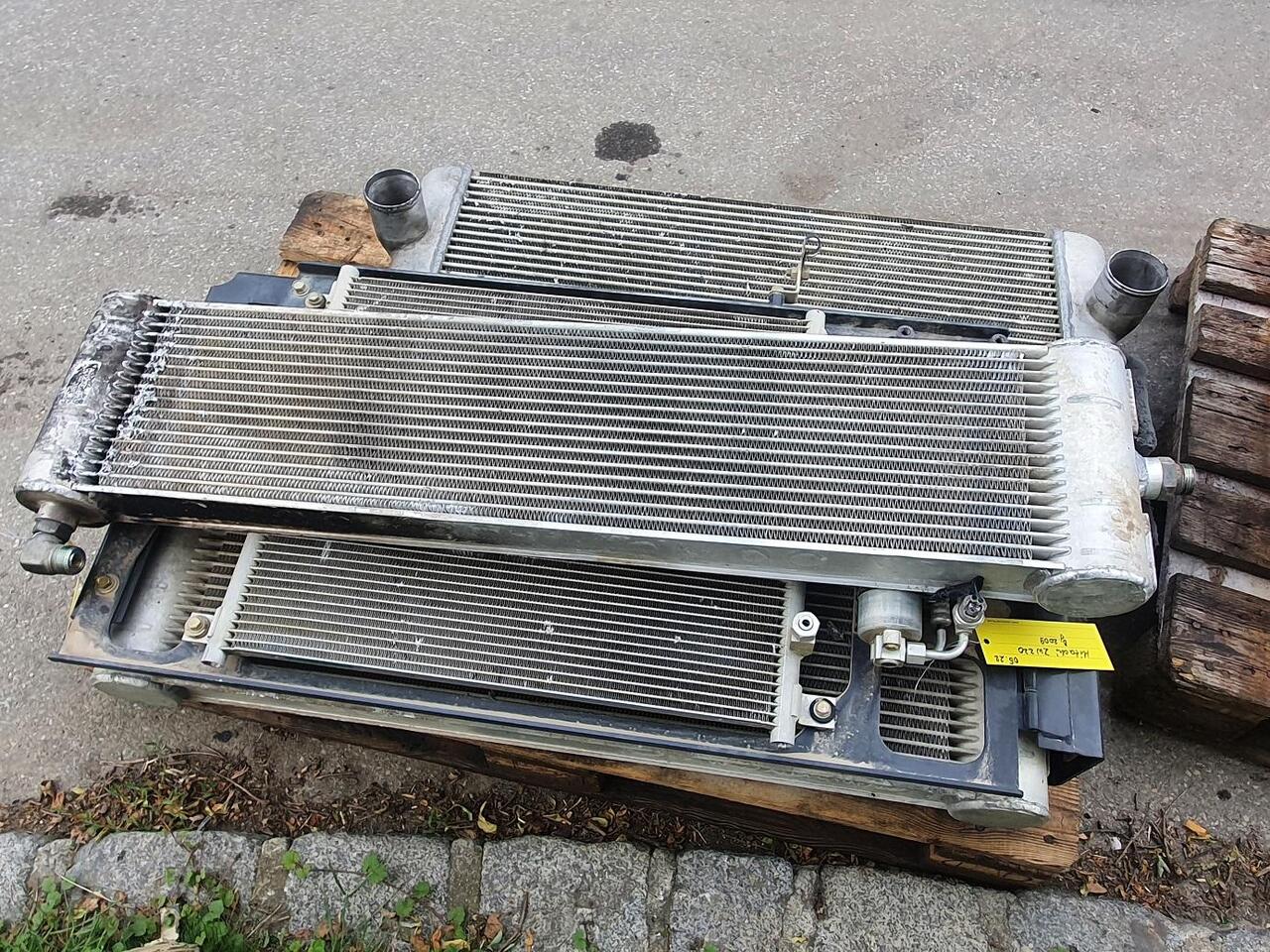 Hitachi ZW 220 - Kjølesystem for Bygg og anlegg: bilde 1 Hitachi ZW 220 - Kjølesystem for Bygg og anlegg: bilde 1