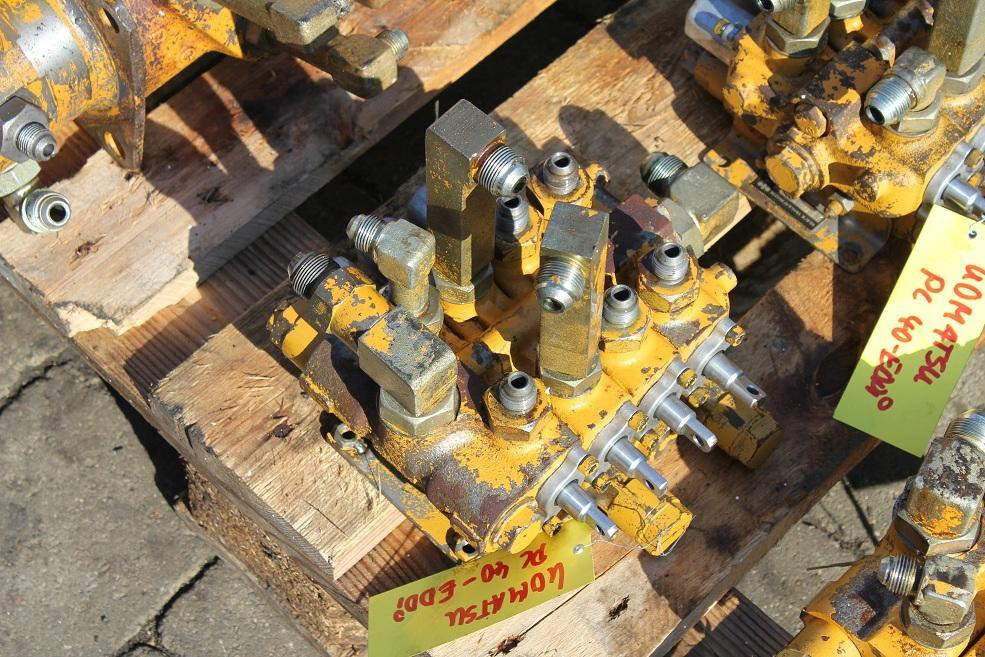 Komatsu PC 40 - Hydraulisk ventil for Bygg og anlegg: bilde 2 Komatsu PC 40 - Hydraulisk ventil for Bygg og anlegg: bilde 2