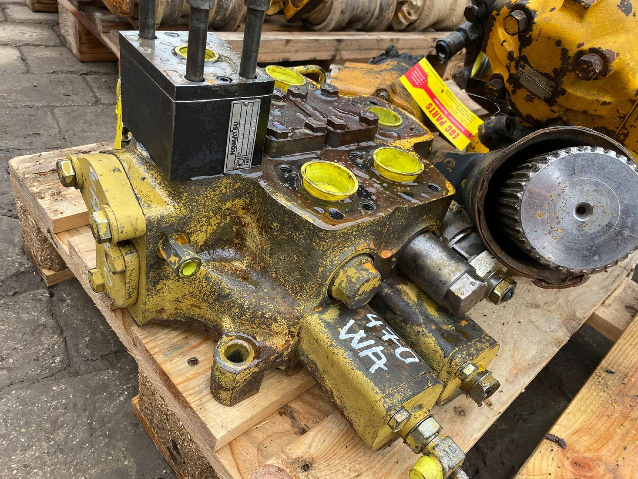 Komatsu WA 470-3 - Hydraulisk ventil for Bygg og anlegg: bilde 2 Komatsu WA 470-3 - Hydraulisk ventil for Bygg og anlegg: bilde 2