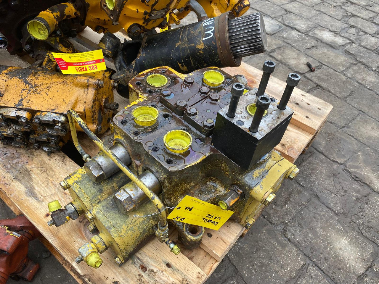 Komatsu WA 470-3 - Hydraulisk ventil for Bygg og anlegg: bilde 4 Komatsu WA 470-3 - Hydraulisk ventil for Bygg og anlegg: bilde 4