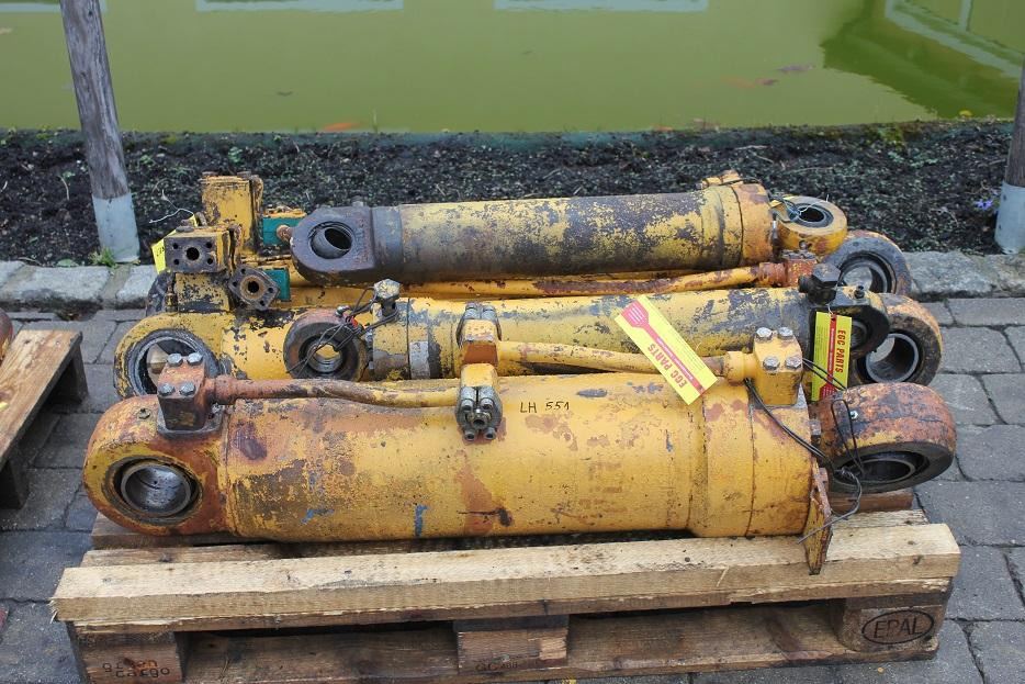 Liebherr L551 - Hydraulisk sylinder for Bygg og anlegg: bilde 1 Liebherr L551 - Hydraulisk sylinder for Bygg og anlegg: bilde 1