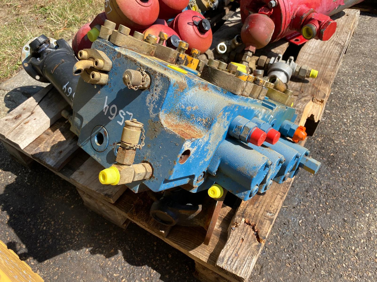 Liebherr L564 - Hydraulisk ventil for Bygg og anlegg: bilde 4 Liebherr L564 - Hydraulisk ventil for Bygg og anlegg: bilde 4