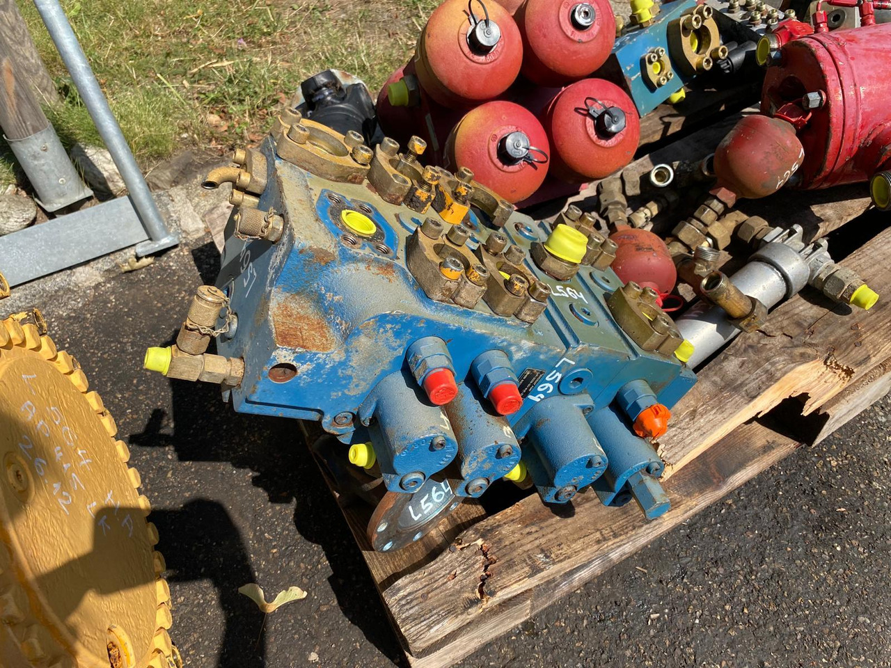 Liebherr L564 - Hydraulisk ventil for Bygg og anlegg: bilde 1 Liebherr L564 - Hydraulisk ventil for Bygg og anlegg: bilde 1