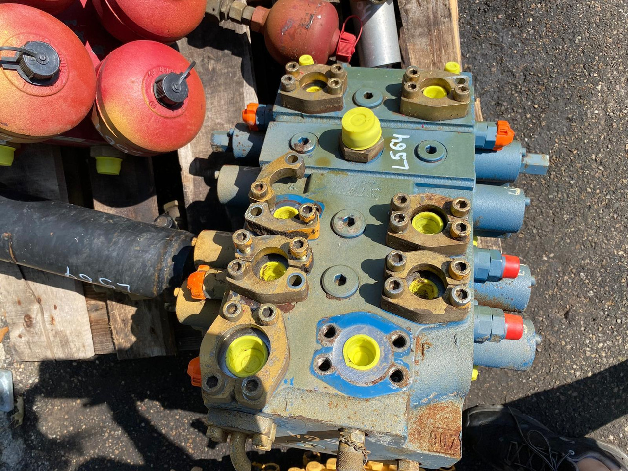 Liebherr L564 - Hydraulisk ventil for Bygg og anlegg: bilde 2 Liebherr L564 - Hydraulisk ventil for Bygg og anlegg: bilde 2