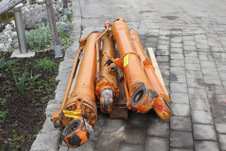 Liebherr R 912 LC LIT - Hydraulisk sylinder for Bygg og anlegg: bilde 2 Liebherr R 912 LC LIT - Hydraulisk sylinder for Bygg og anlegg: bilde 2