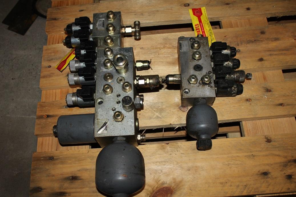 O&K MH Plus , New Holland - Hydraulisk ventil for Hjulgraver: bilde 2 O&K MH Plus , New Holland - Hydraulisk ventil for Hjulgraver: bilde 2