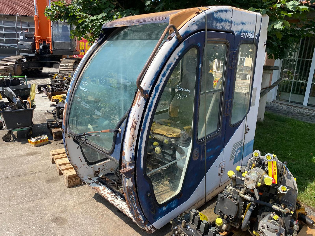 Samsung SE 210 - Førerhus for Bygg og anlegg: bilde 1 Samsung SE 210 - Førerhus for Bygg og anlegg: bilde 1