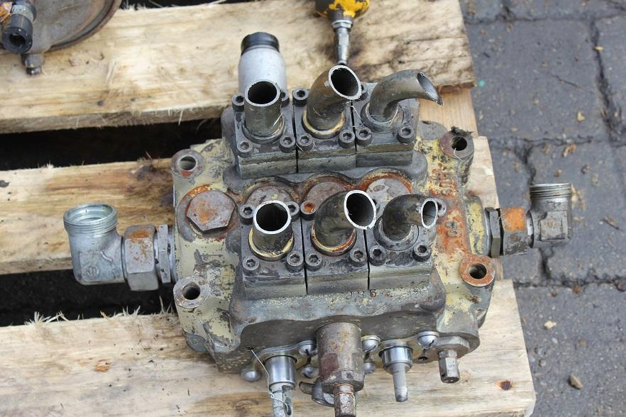 Volvo LM 846 - Hydraulisk ventil for Bygg og anlegg: bilde 3 Volvo LM 846 - Hydraulisk ventil for Bygg og anlegg: bilde 3