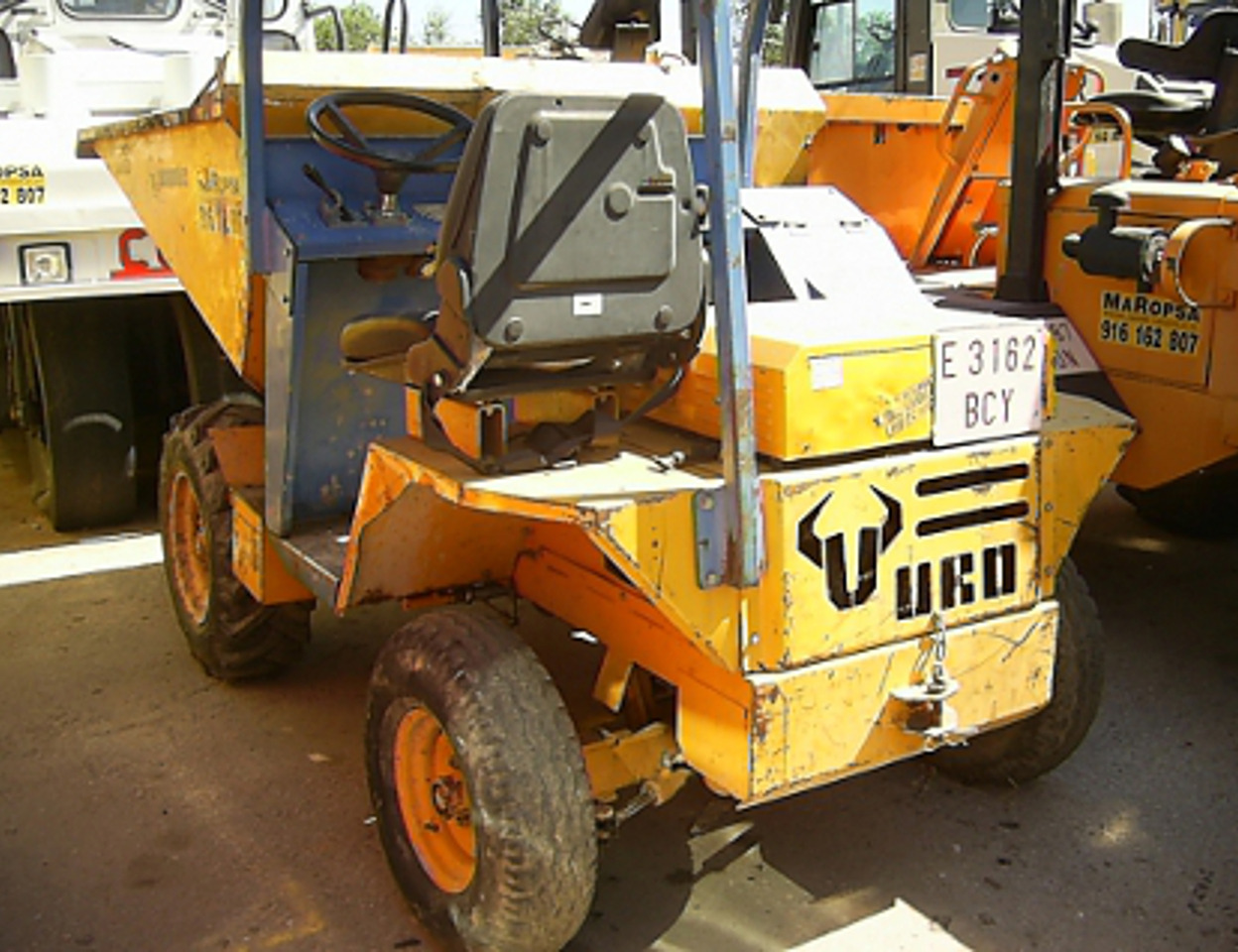 Dumper Descarga Elevada Uromac VK 2000 - Kompaktdumper: bilde 1 Dumper Descarga Elevada Uromac VK 2000 - Kompaktdumper: bilde 1