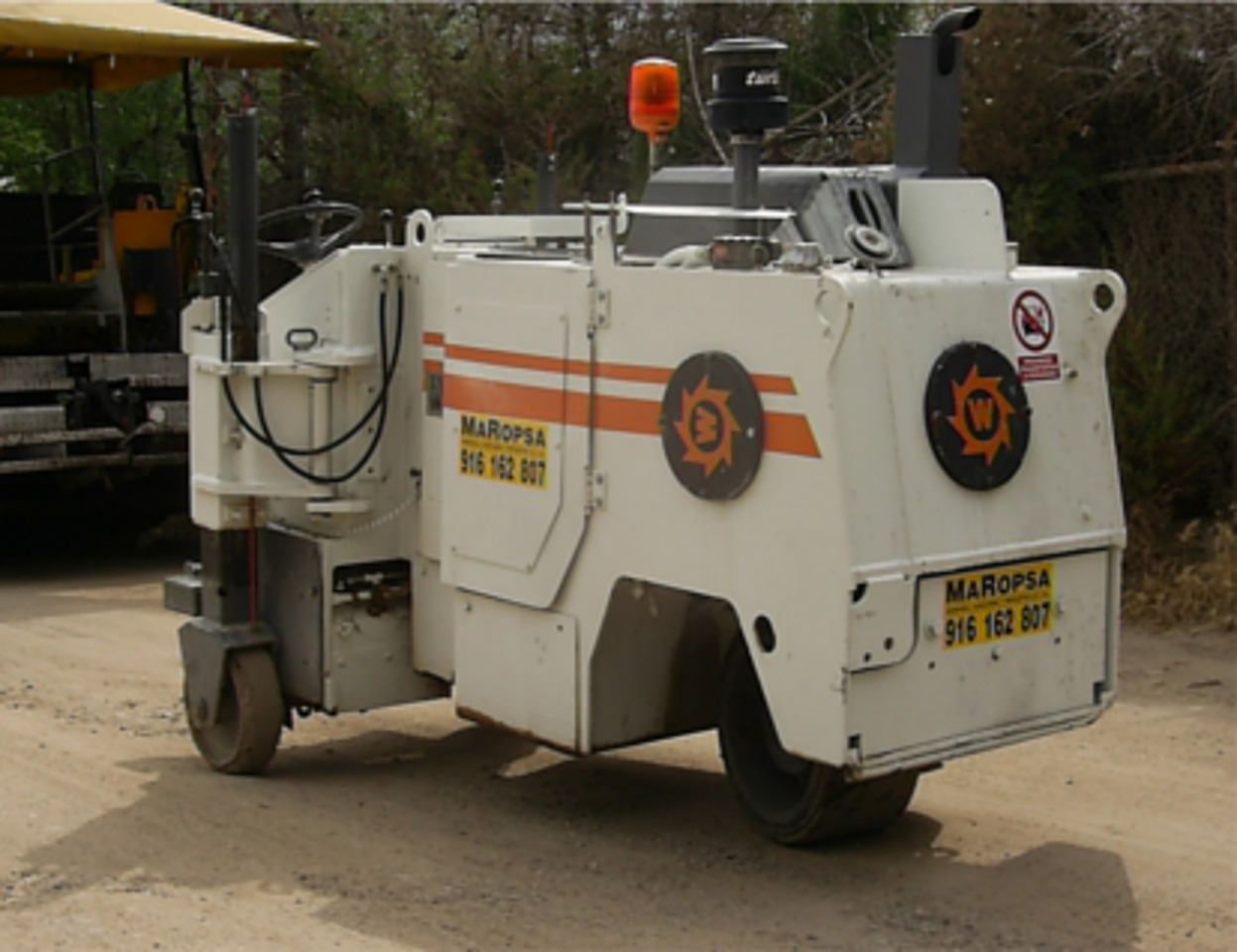 Fresadora de asfalto Wirtgen W 350 - Asfaltfres: bilde 1 Fresadora de asfalto Wirtgen W 350 - Asfaltfres: bilde 1