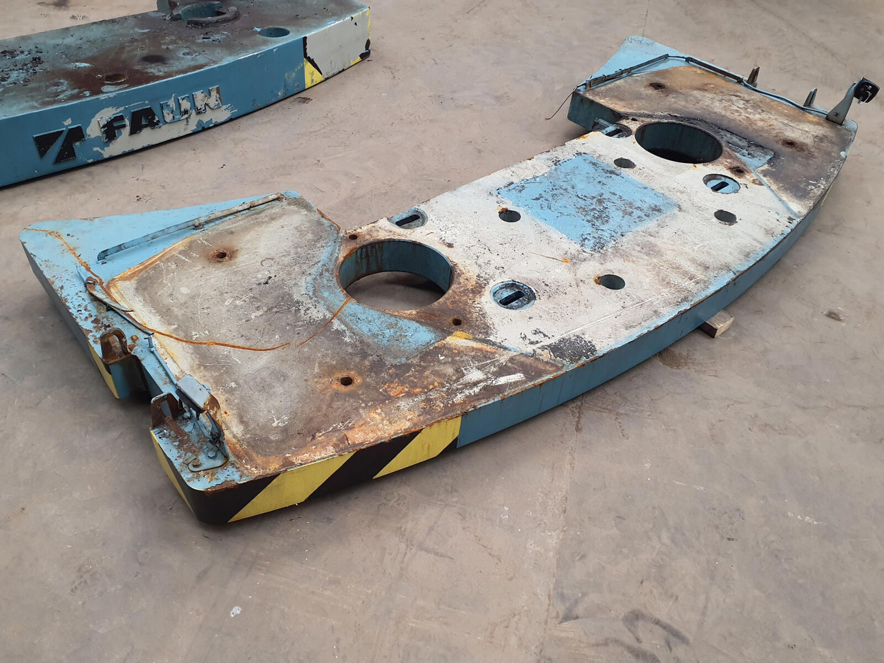 FAUN ATF 60-3 counterweight 1.6 ton - Motvekt for Mobilkran: bilde 2 FAUN ATF 60-3 counterweight 1.6 ton - Motvekt for Mobilkran: bilde 2