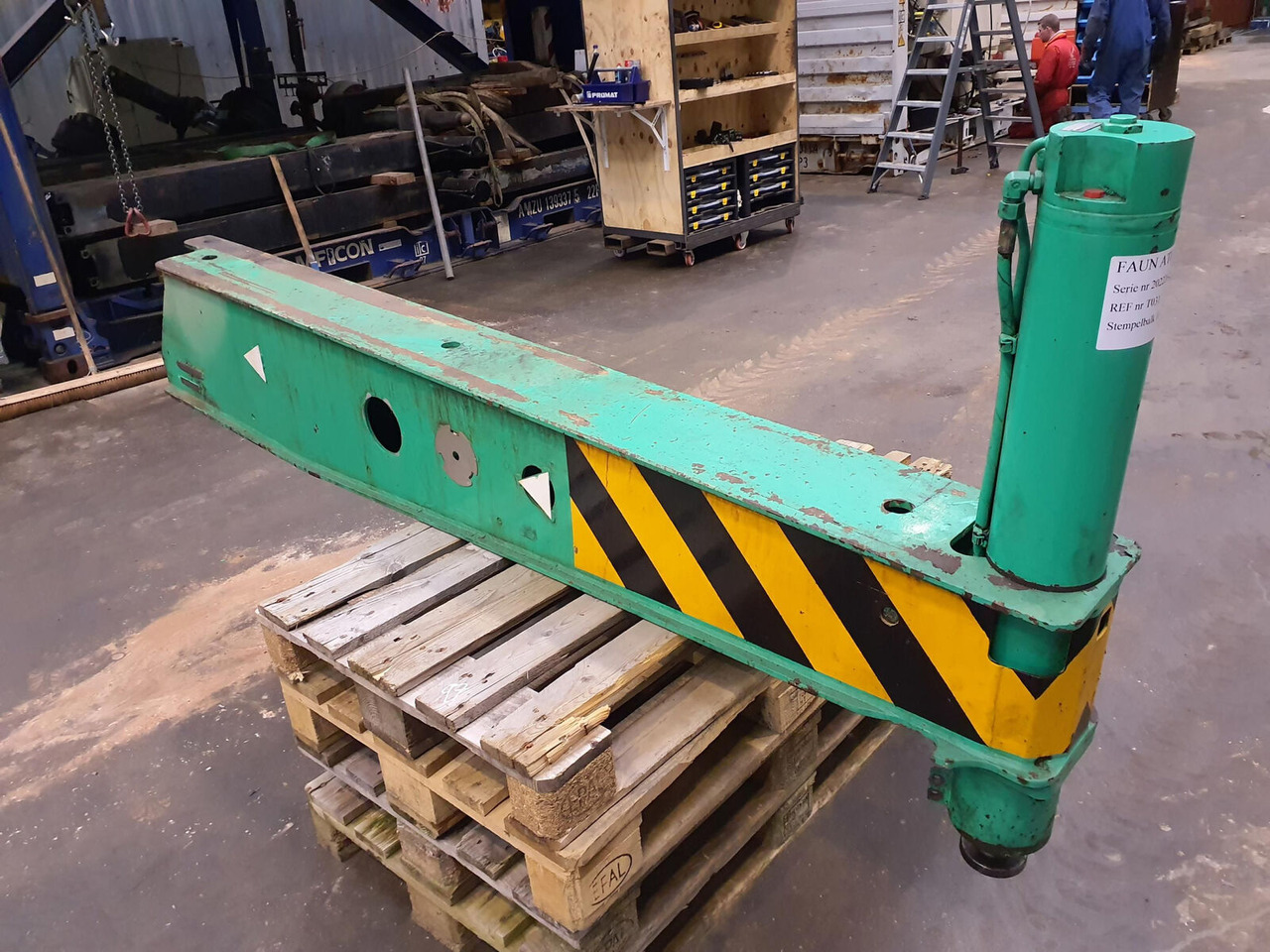 FAUN ATF 60-3 outrigger beam rear with support cylinder - Fjæring for Mobilkran: bilde 1 FAUN ATF 60-3 outrigger beam rear with support cylinder - Fjæring for Mobilkran: bilde 1