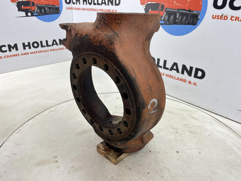 Faun RTF 50 Steering knuckle 16 holes axle 3 right - Hjulspindel for Kran: bilde 1 Faun RTF 50 Steering knuckle 16 holes axle 3 right - Hjulspindel for Kran: bilde 1