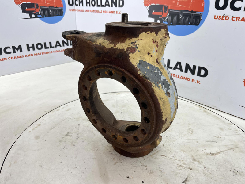 Faun RTF 50 Steering knuckle 16 holes axle 4 right - Hjulspindel for Kran: bilde 1 Faun RTF 50 Steering knuckle 16 holes axle 4 right - Hjulspindel for Kran: bilde 1
