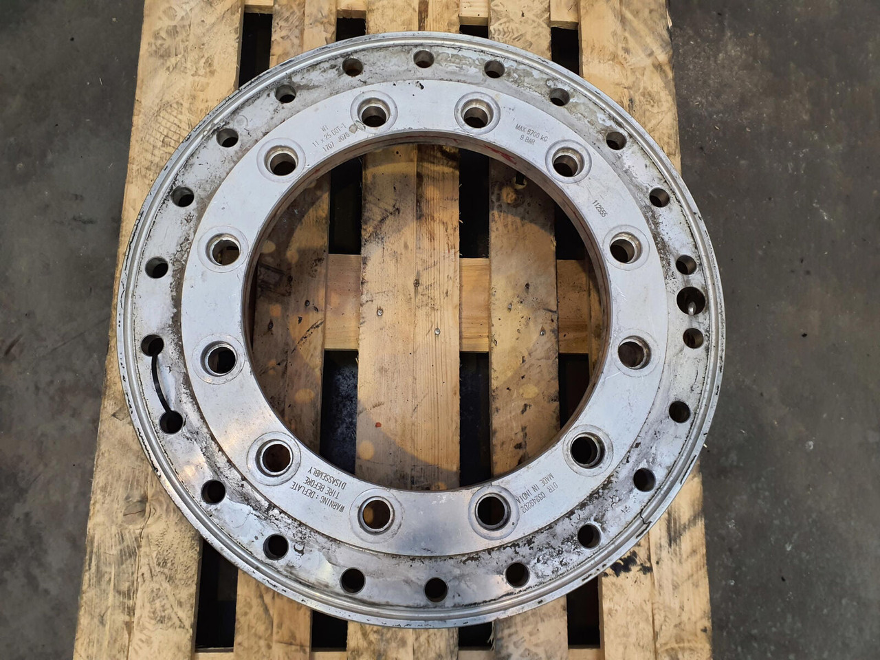 Grove Rear ring 445/95R25 12 8.8 2p Alu - Felg: bilde 3 Grove Rear ring 445/95R25 12 8.8 2p Alu - Felg: bilde 3