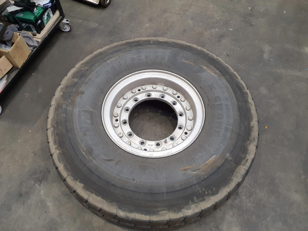 Grove Wheel 445/95R25 12 13.4 2p alu - Komplett hjul for Kran: bilde 1 Grove Wheel 445/95R25 12 13.4 2p alu - Komplett hjul for Kran: bilde 1