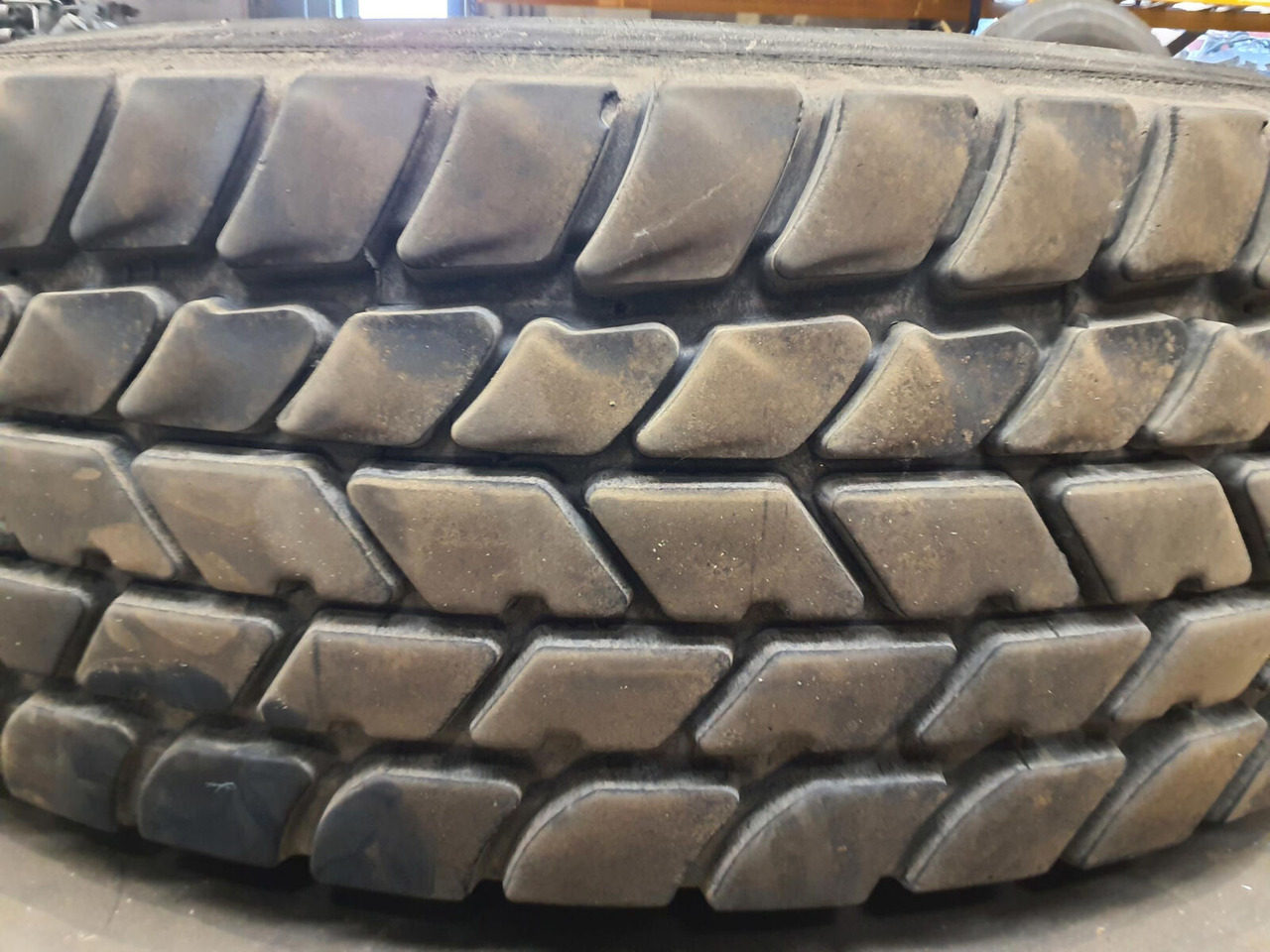 Grove Wheel 445/95R25 12 13.4 2p alu - Komplett hjul for Kran: bilde 3 Grove Wheel 445/95R25 12 13.4 2p alu - Komplett hjul for Kran: bilde 3