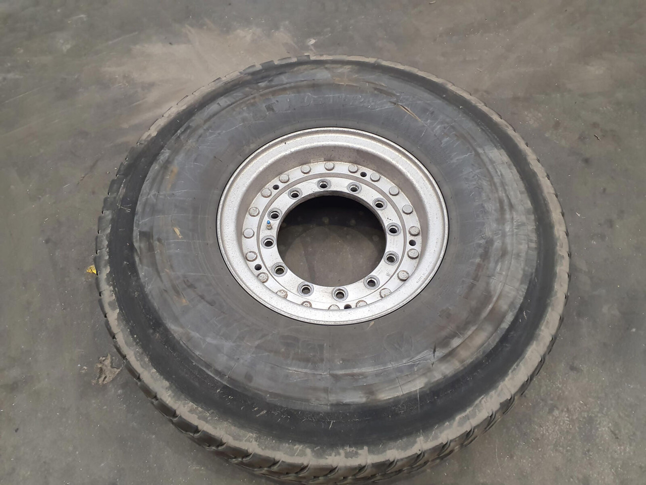Grove Wheel 445/95R25 12 13.4 2p alu - Komplett hjul for Kran: bilde 1 Grove Wheel 445/95R25 12 13.4 2p alu - Komplett hjul for Kran: bilde 1