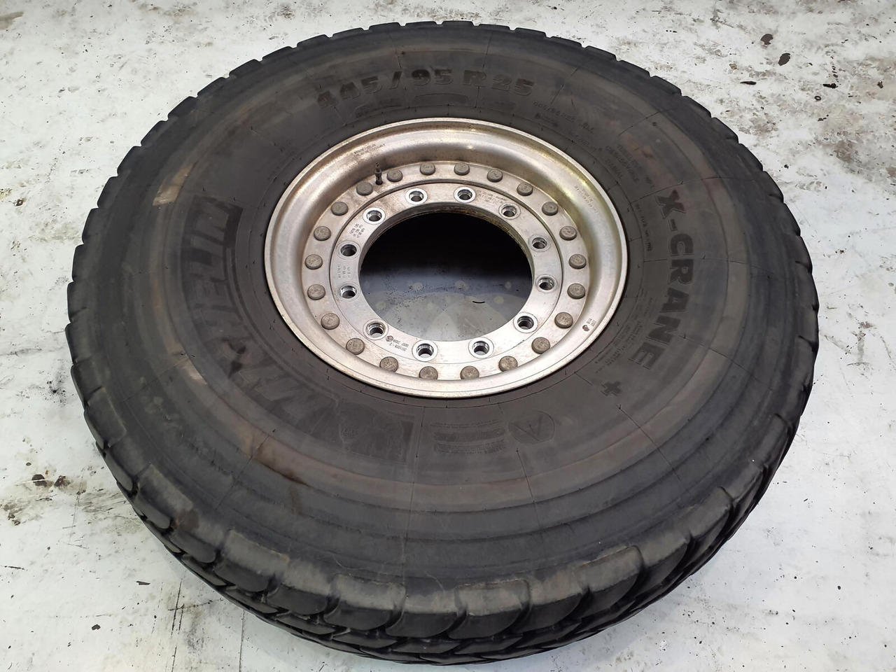Grove Wheel 445/95R25 12 9 2p alu - Komplett hjul for Kran: bilde 3 Grove Wheel 445/95R25 12 9 2p alu - Komplett hjul for Kran: bilde 3