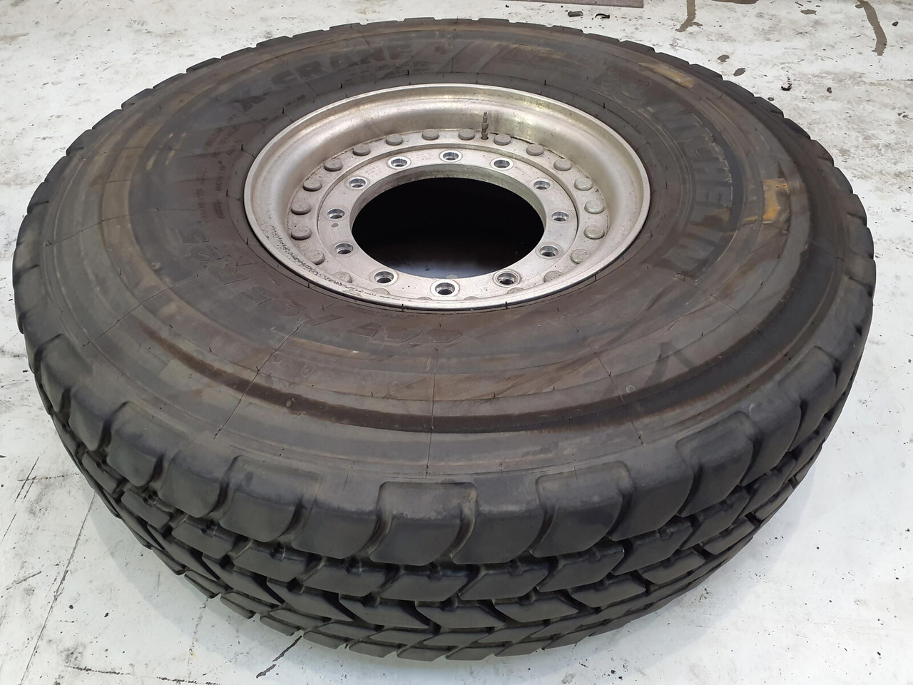 Grove Wheel 445/95R25 12 9 2p alu - Komplett hjul for Kran: bilde 2 Grove Wheel 445/95R25 12 9 2p alu - Komplett hjul for Kran: bilde 2