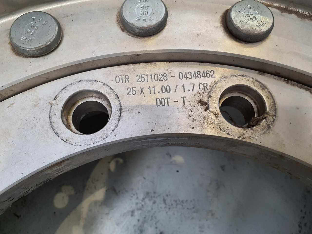Grove Wheel 445/95R25 12 9 2p alu - Komplett hjul for Kran: bilde 5 Grove Wheel 445/95R25 12 9 2p alu - Komplett hjul for Kran: bilde 5