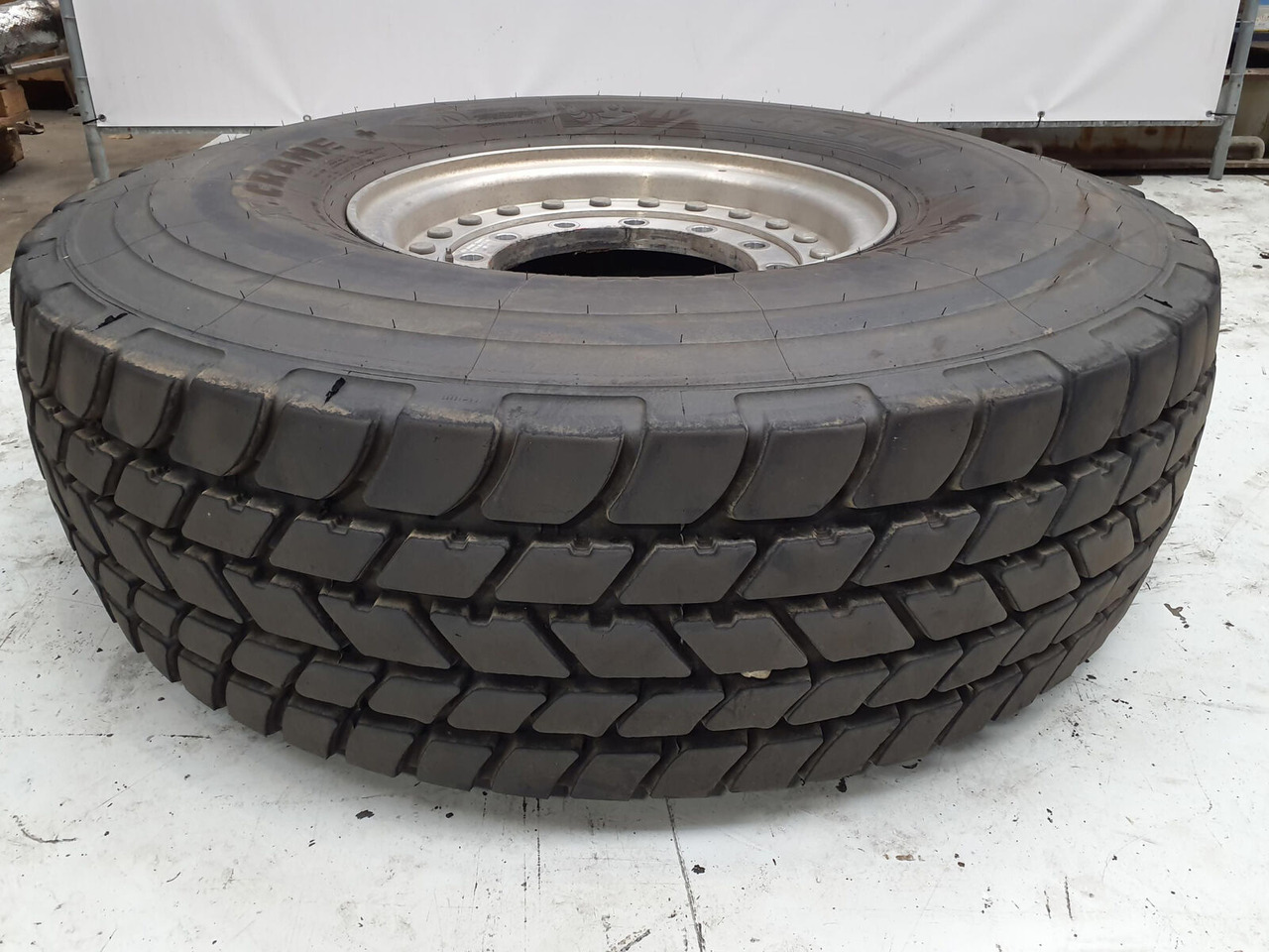 Grove Wheel 445/95R25 12 9 2p alu - Komplett hjul for Kran: bilde 1 Grove Wheel 445/95R25 12 9 2p alu - Komplett hjul for Kran: bilde 1