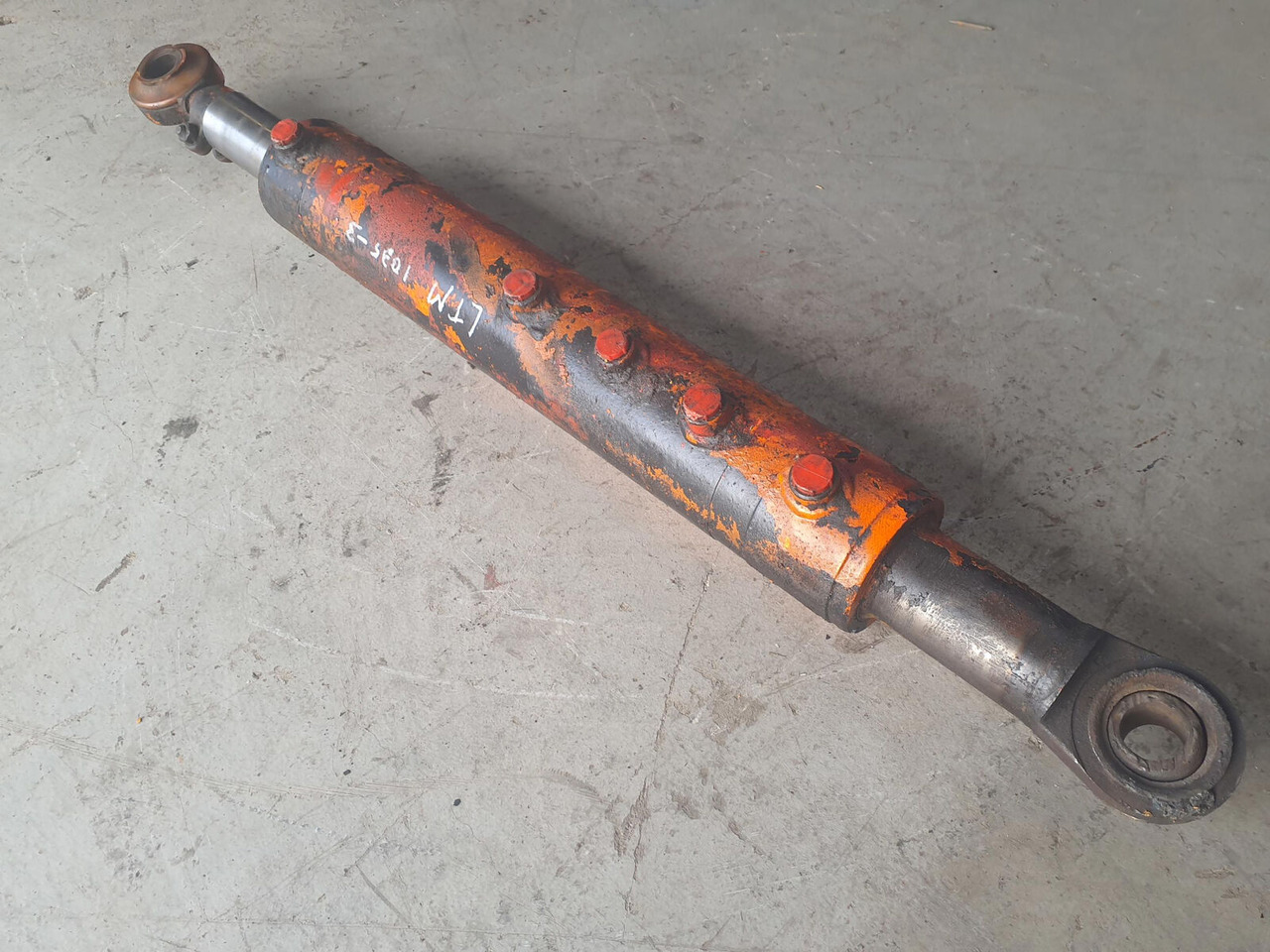 Liebherr LTM 1035 LTM 1025 steering locking cylinder - Hydraulisk sylinder for Mobilkran: bilde 1 Liebherr LTM 1035 LTM 1025 steering locking cylinder - Hydraulisk sylinder for Mobilkran: bilde 1