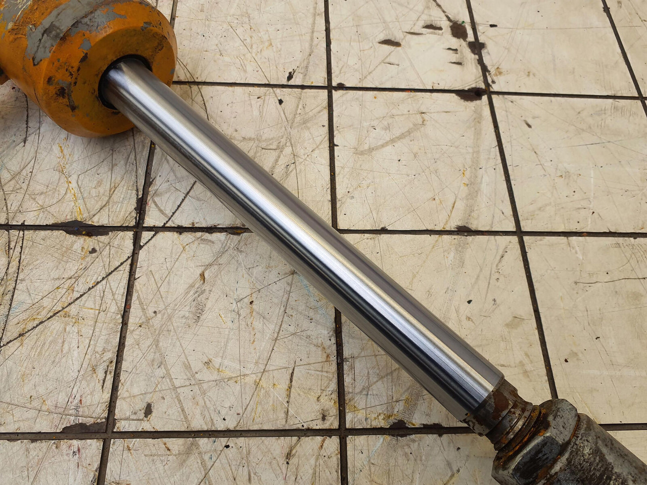 Liebherr LTM 1080-1 cabin tilt cylinder - Hydraulisk sylinder for Mobilkran: bilde 3 Liebherr LTM 1080-1 cabin tilt cylinder - Hydraulisk sylinder for Mobilkran: bilde 3