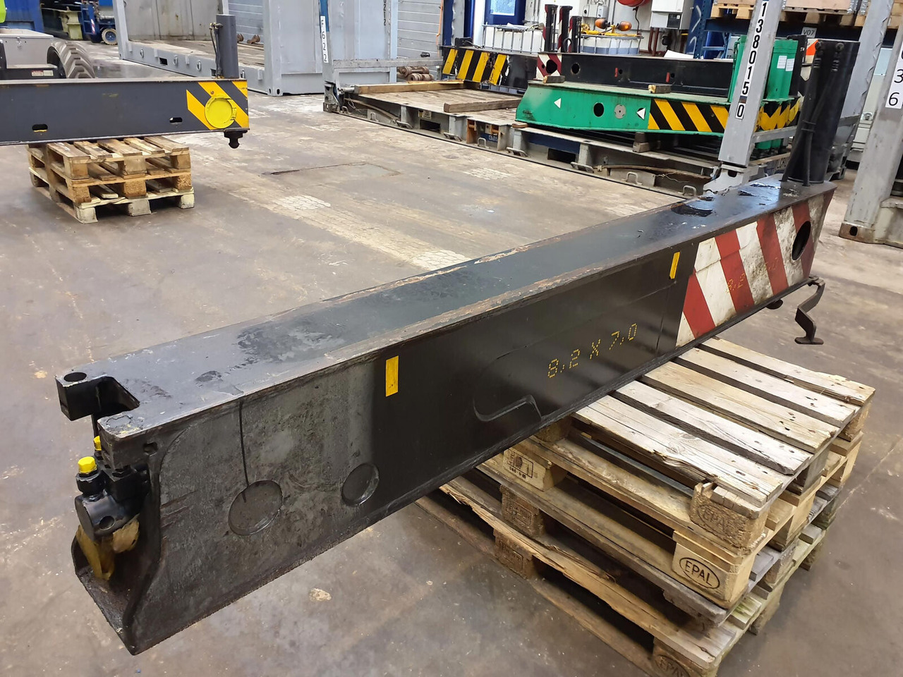 Liebherr LTM 1080-1 sliding beam complete front - Fjæring for Kran: bilde 3 Liebherr LTM 1080-1 sliding beam complete front - Fjæring for Kran: bilde 3